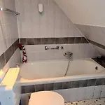 Nr 12 Inkl Bettwaesche Handtuecher Endreinigung *